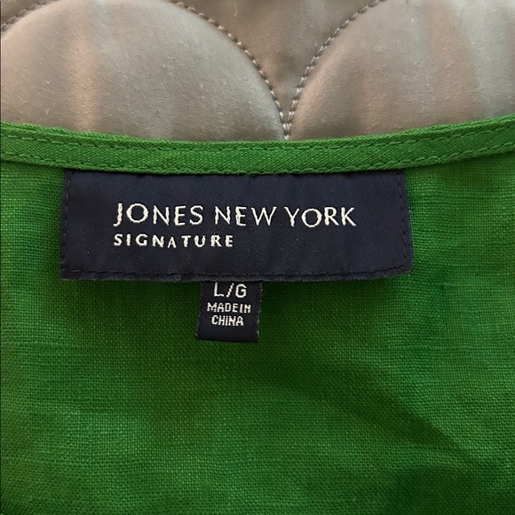 Jones New York Green Embroidered Linen Top - Picture 5 of 6